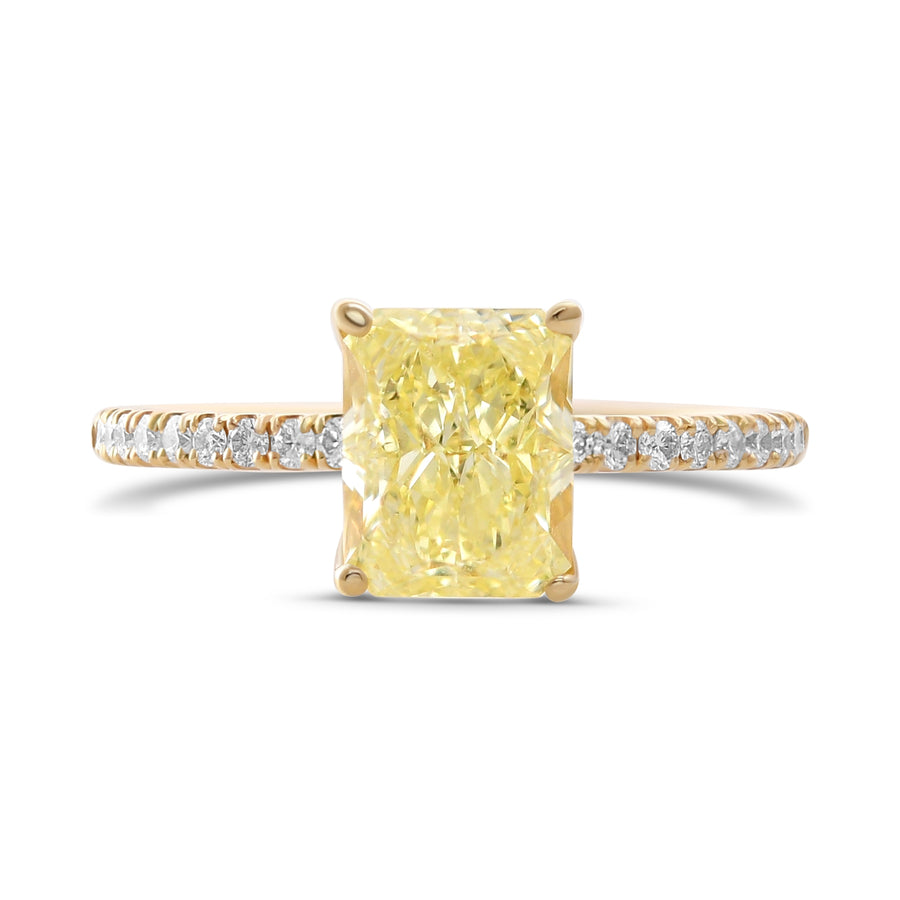 Anello con diamante radiante giallo fantasia con pietre laterali VVS1 GIA