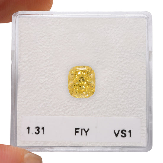 1,31 Karat Fancy Intense Yellow Cushion Diamant VS1 GIA