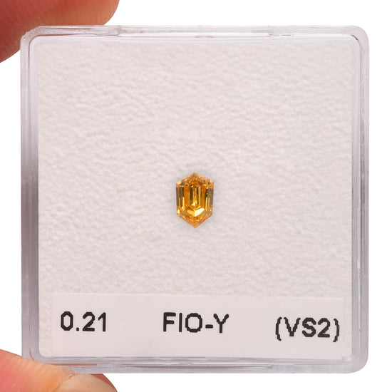 0,21 Karat Fancy Intense Orangy Yellow Hexagonaler Diamant (VS2) GIA