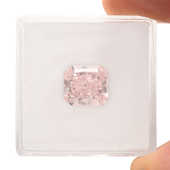 3.45 Karat Fancy Pink Radiant Diamant IF GIA