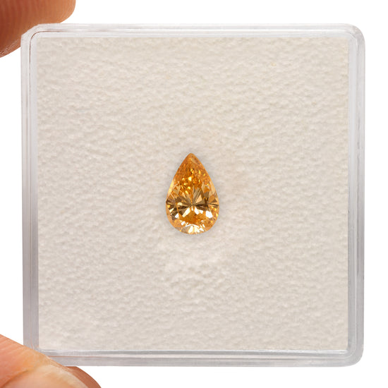 0,51 Karat Fancy Vivid Yellow Orange Tropfenschliff Diamant VVS1 GIA