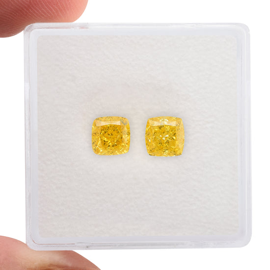 Diamanti a cuscino, 1,43 carati, colore Fancy Vivid Orangy Yellow, purezza VS2