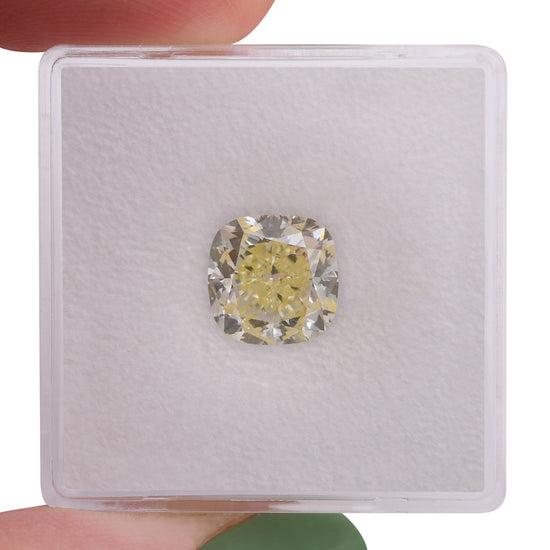 Diamante cuscino da 3,02 carati W-X VS1 GIA