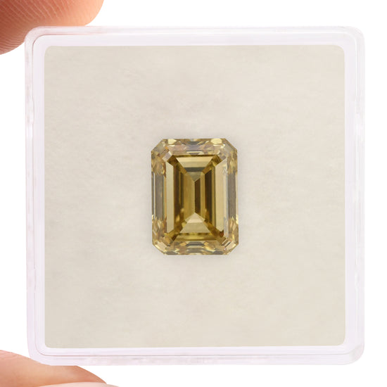 3,54 Karat Fancy Bräunlich Gelber Smaragdschliff-Diamant VVS1 GIA