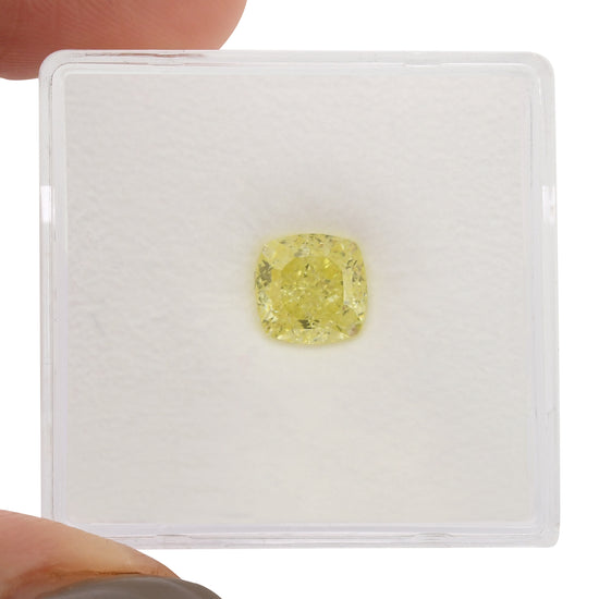 Diamante Giallo Fancy Cushion da 1.50 Carati VVS2 GIA