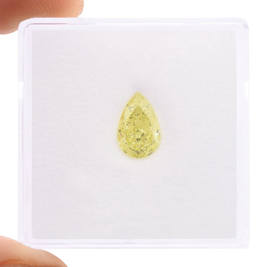 1,02 Karat Fancy Light Yellow Tropfen-Diamant IF GIA