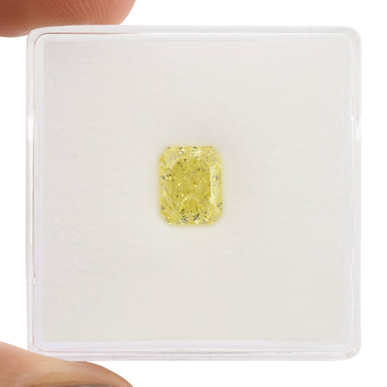 1,17 Karat Fancy Yellow Radiant Diamant IF GIA
