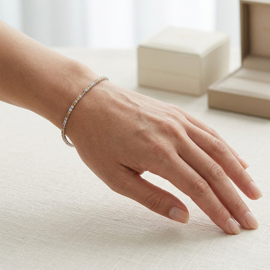 سوار برتقالي