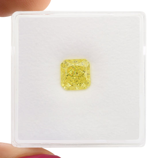 Diamante Radiante GIA VS1 Giallo Intenso Fancy da 1.53 carati