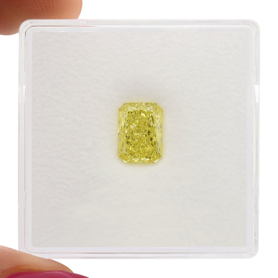 Diamante Giallo Intenso Fancy Radiante da 1,24 carati VS2 GIA