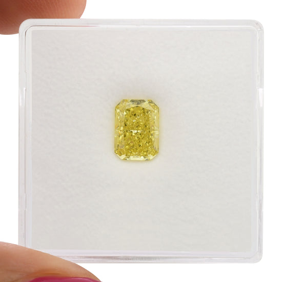 Diamante Giallo Intenso Fancy Taglio Radiante 1,14 Carati VVS1 GIA