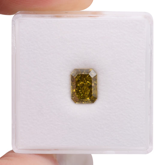 1,20 Karat Chamäleon-Diamant im Radiant-Schliff VS2 GIA