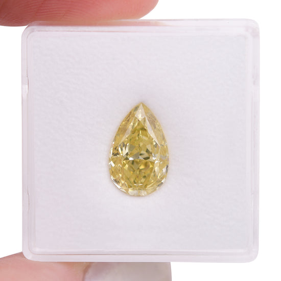 Diamante a pera Fancy Intense Yellow SI1 GIA da 2,39 carati