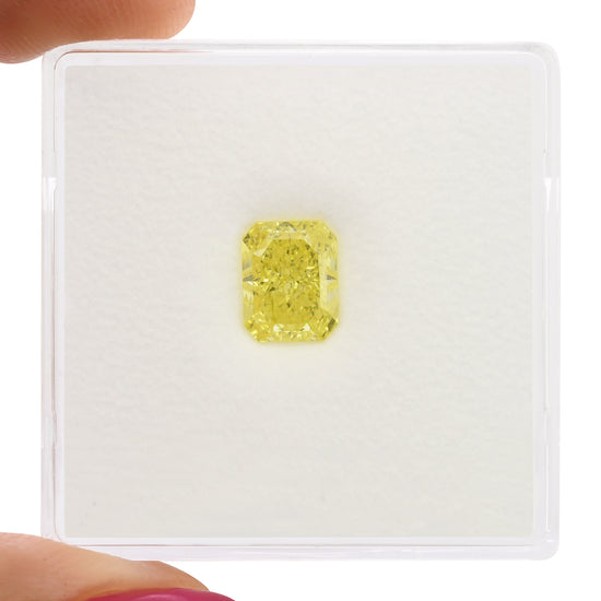 Diamante Giallo Intenso Fancy Taglio Radiante da 1,13 Carati VS2 GIA