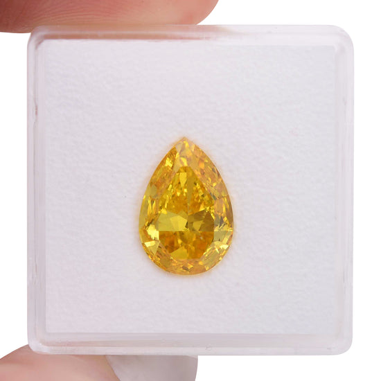 Diamante a Pera Giallo-Arancio Intenso Fantasia da 3.01 Carati VS2 GIA