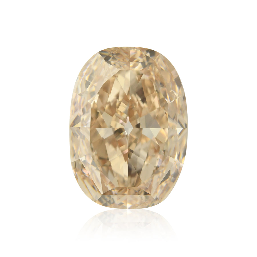 ألماسة كوشن بنية مائلة إلى الأصفر بدرجة Fancy Light بوزن 7.02 قيراط VVS1 GIA