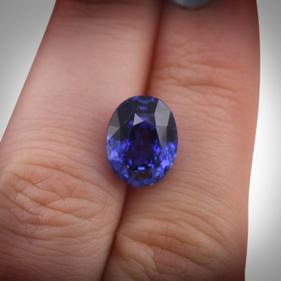 8.03 Carat Blue SRI LANKAN Oval Sapphire AGL
