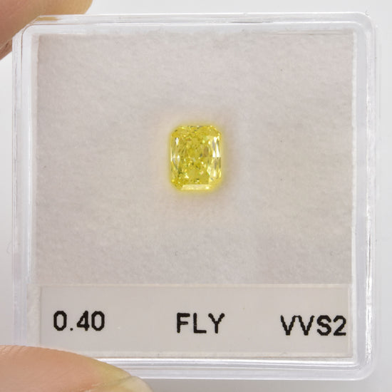 0.40 Carat Fancy Light Yellow Radiant Diamond VVS2 GIA