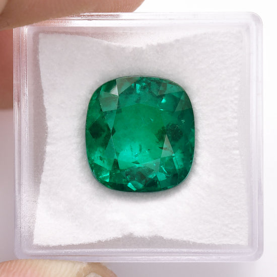 9.26 Carat Green COLOMBIAN Cushion Emerald GUBELIN