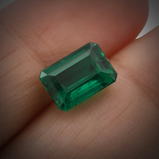 2.54 Carat Green COLOMBIA Emerald Emerald GUBELIN