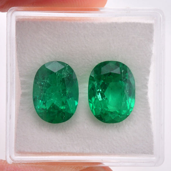 8.16 Carat Green COLOMBIAN Oval Emerald CD