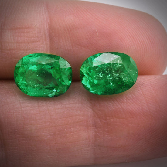 8.16 Carat Green COLOMBIAN Oval Emerald CD