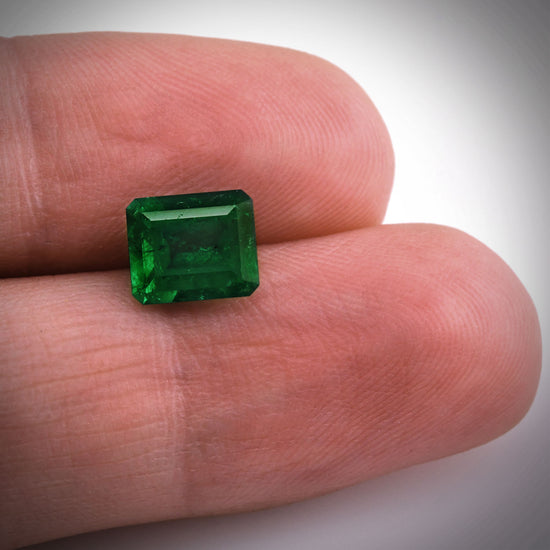 1.68 Carat Green COLOMBIAN Emerald Emerald CD