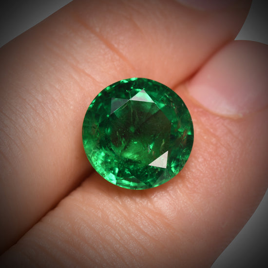 7.55 Carat Green ZAMBIA Round Emerald AGL