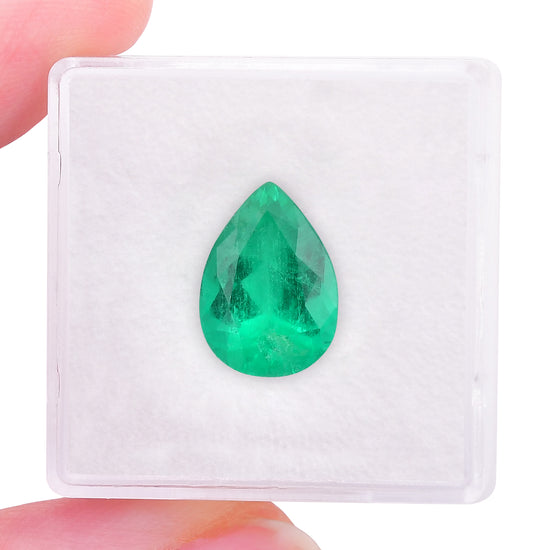 4.35 Carat Green COLOMBIAN Pear Emerald CD