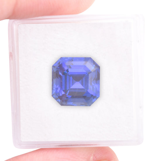 8.46 Carat Blue SRI LANKAN Emerald Sapphire CD