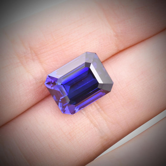 10.79 Carat Blue SRI LANKAN Emerald Sapphire CD