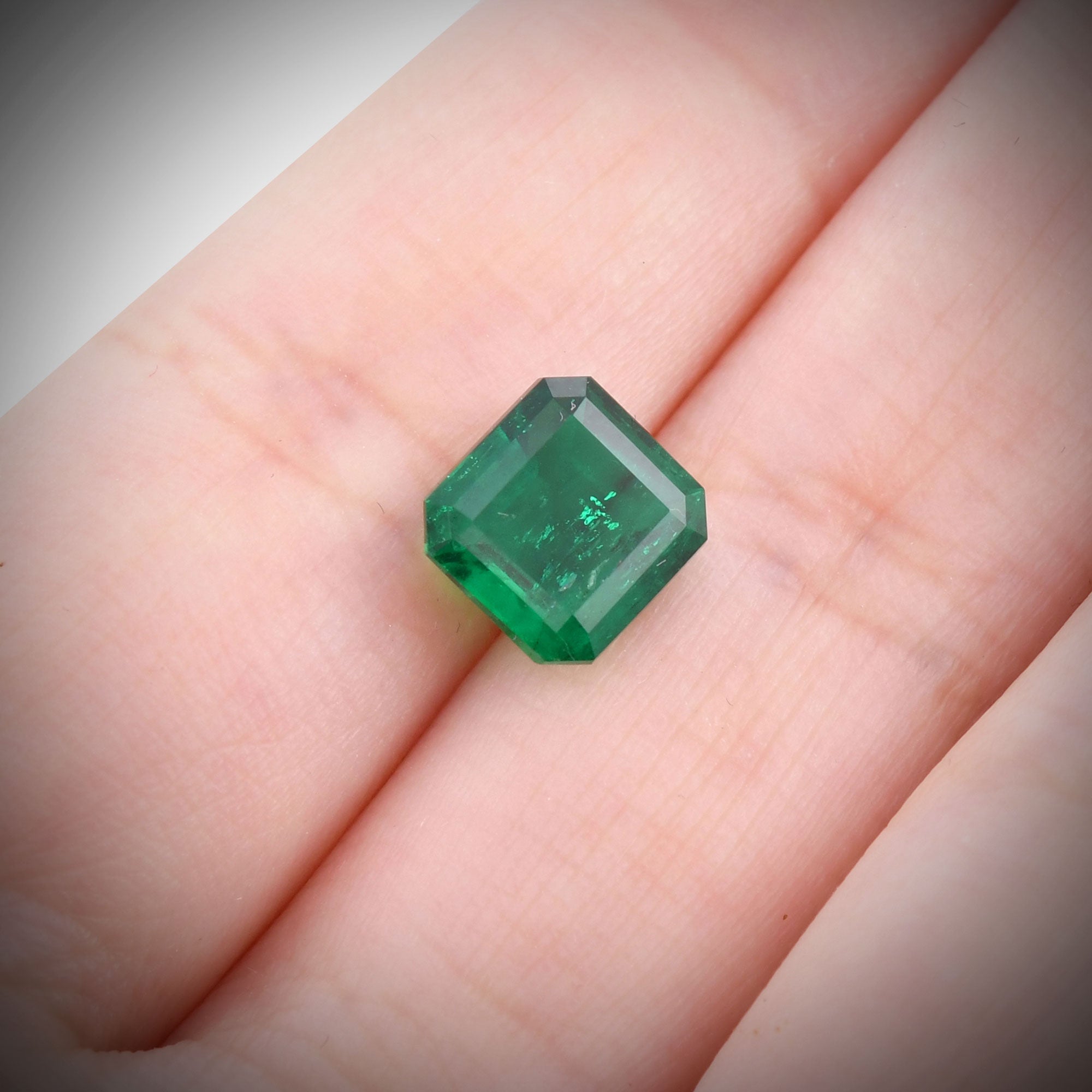 2.60 Carat Green COLOMBIAN Emerald Emerald CD | LEIBISH