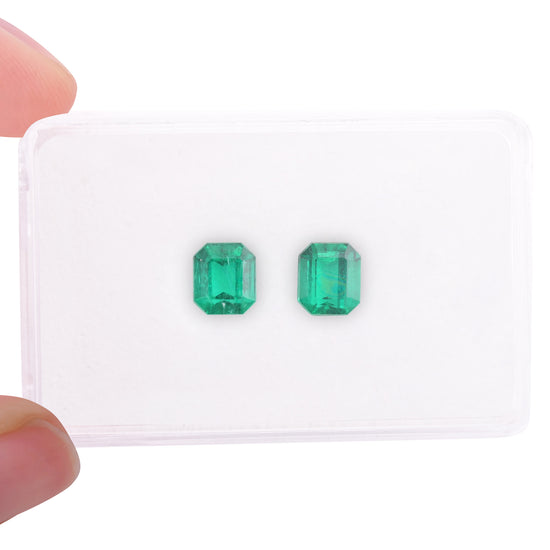 4.67 Carat Green COLOMBIAN Emerald Emerald CD