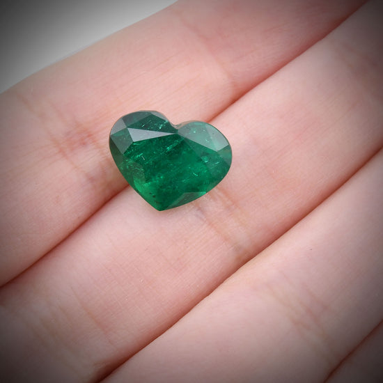 6.04 Carat Green COLOMBIAN Heart Emerald CD