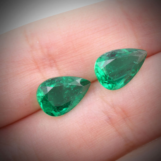 4.86 Carat Green COLOMBIAN Pear Emerald AGL