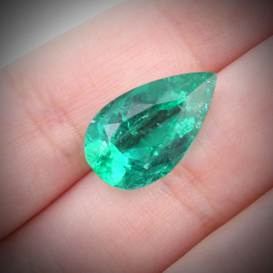 8.36 Carat Green COLOMBIAN Pear Emerald GUBELIN