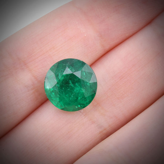 5.57 Carat Green COLOMBIAN Round Emerald CD