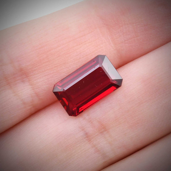 4.99 Carat Red MOZAMBIQUE Emerald Ruby CD