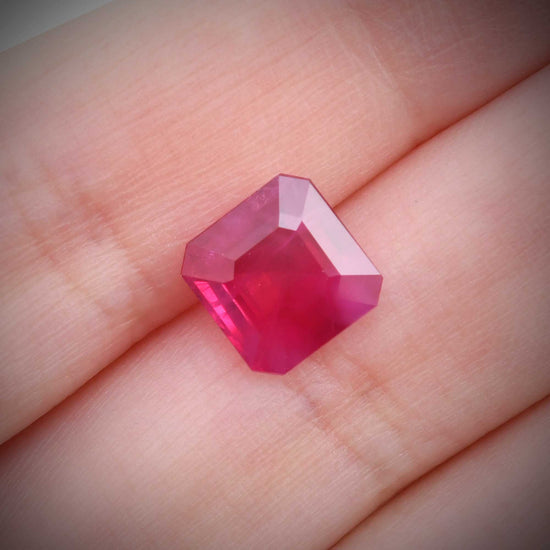 4.21 Carat Red BURMESE Emerald Ruby CD