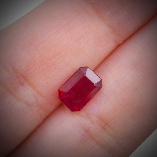 1.76 Carat Red BURMESE Emerald Ruby CD