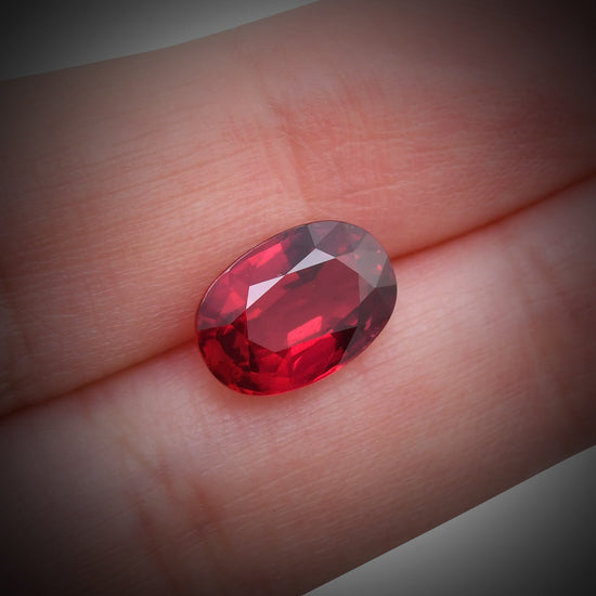 4.48 Carat Red MOZAMBIQUE Oval Ruby GRS