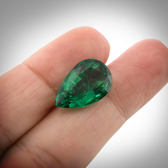 7.20 Carat Green ZAMBIAN Pear Emerald CD