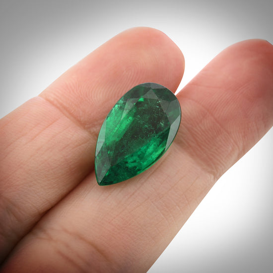 7.45 Carat Green ZAMBIA Pear Emerald CD