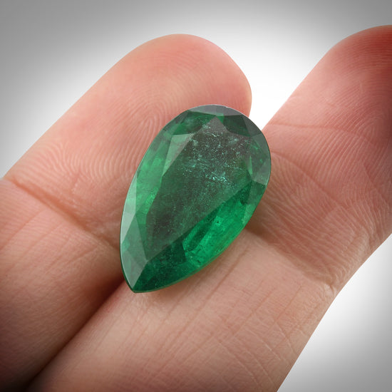 7.73 Carat Green ZAMBIA Pear Emerald CD