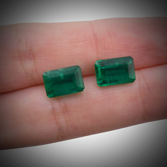 6.42 Carat Green COLOMBIAN Emerald Emerald CD