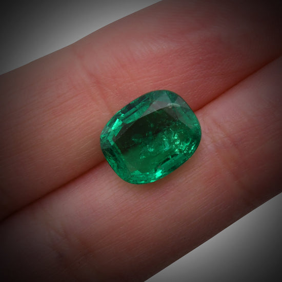 5.05 Karat Grüner KOLUMBIANISCHER Kissenschliff-Smaragd CD