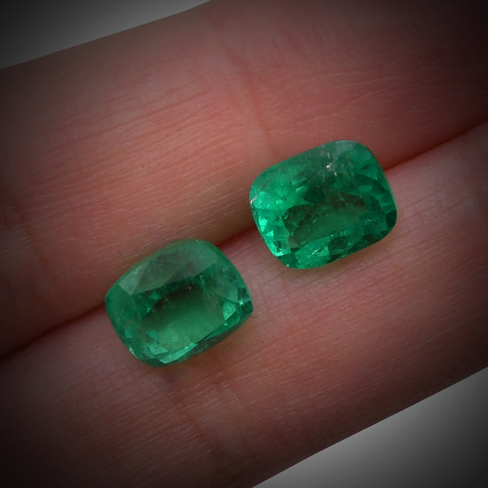 5.87 Carat Green COLOMBIAN Cushion Emerald CD