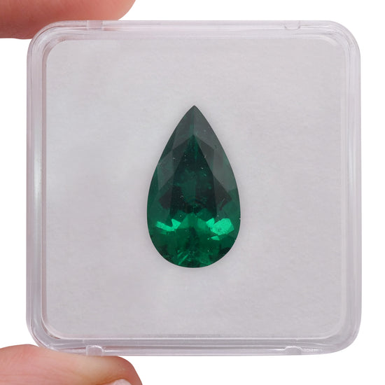 7,19 Karat grüner kolumbianischer birnenförmiger Smaragd GUBELIN