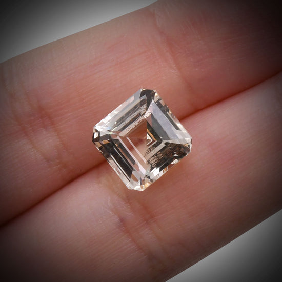 6.74 Carat Yellow SRI LANKAN Emerald Sapphire CD