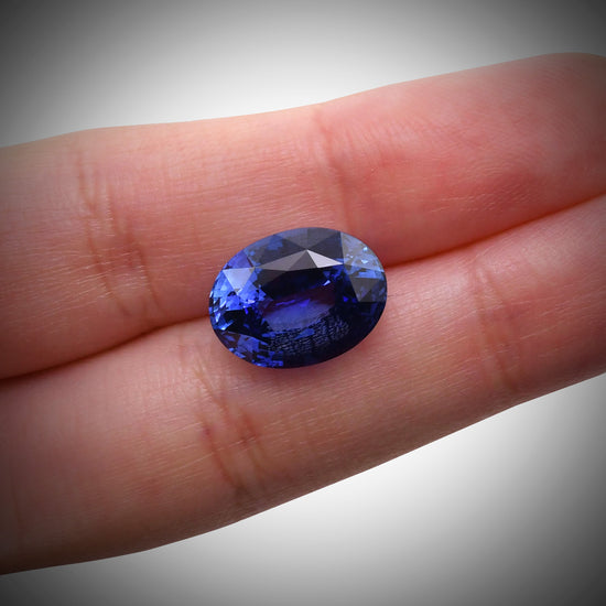 10.46 Carat Blue SRI LANKAN Oval Sapphire CD